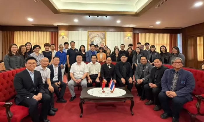 深化中泰数字经贸合作，中国电子商会代表团访问泰国梅州大学